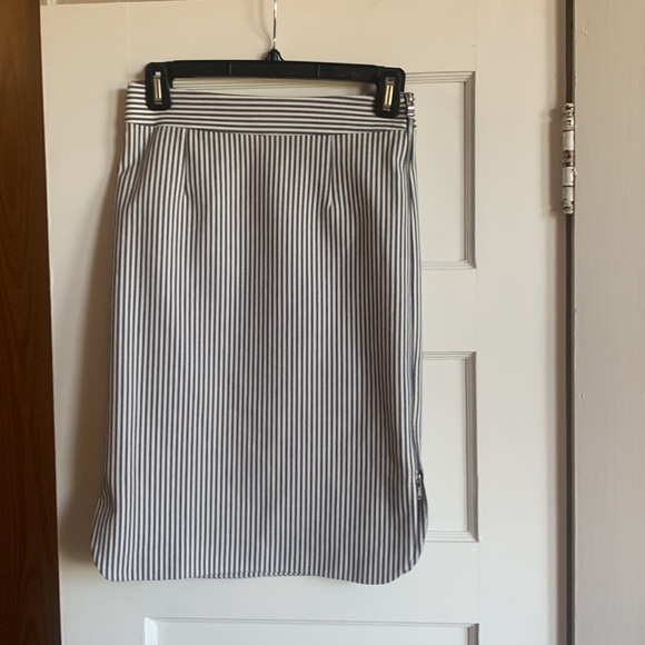 Skirt/ blazer suit set - Picture 3 of 3